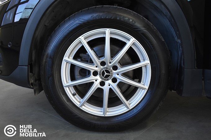 MERCEDES-BENZ GLA 180 Automatic Business Extra